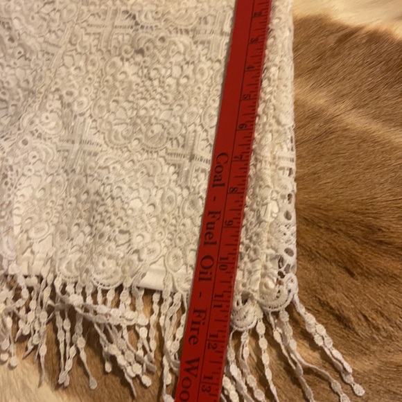 Lovely white lace shorts - Picture 9 of 9